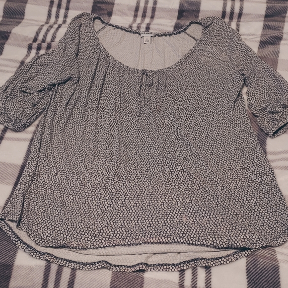Old Navy Tops - Peasant type shirt